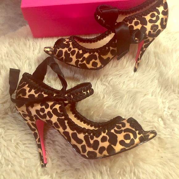 Super Sexy Besty Johnson Leopard Pin Up Heels Sz 10 - Picture 2 of 8